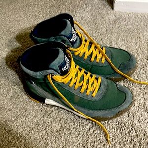North face hiking boots US size 8